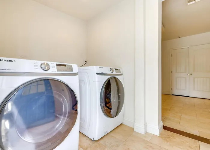 8 Mi To Dtwn: Pet-friendly Home! Phoenix