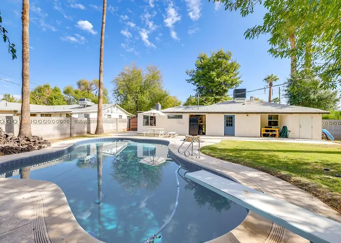 8 Mi To Dtwn: Pet-friendly Home! * Phoenix