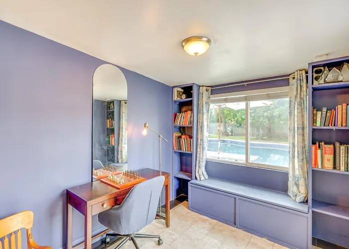 Сasa de vacaciones 8 Mi To Dtwn: Pet-friendly Home!