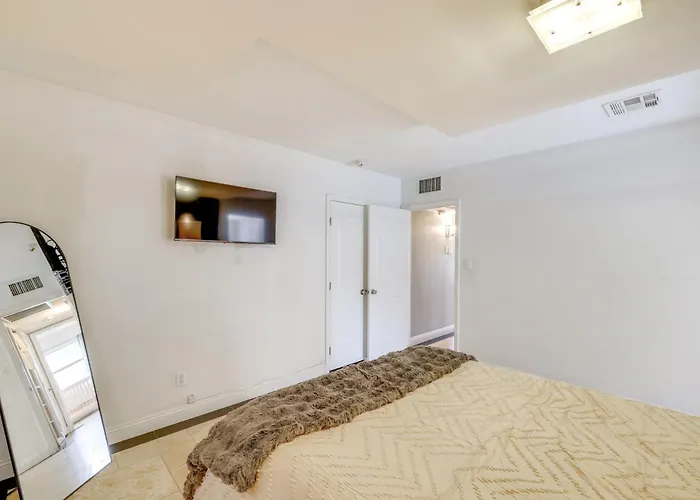 8 Mi To Dtwn: Pet-friendly Home! * Phoenix